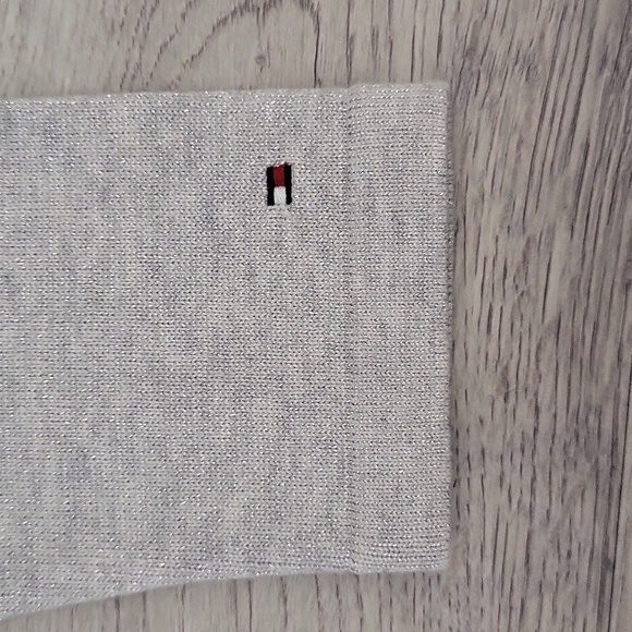 Tommy Hilfiger Womens Medium Light Grey Shimmer V Neck Long Sleeve Sweater Shine - Picture 6 of 7